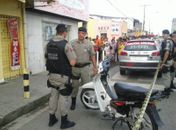 Homicídio aconteceu numa rua do Poço