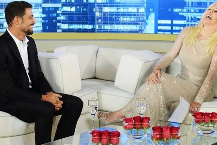 Cauã Reymond elogia seios de apresentadora argentina, de 70 anos: "Seios bonitos"