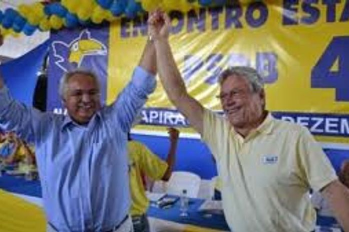 Teotonio Vilela e Rogério Teófilo novamente no palanque.