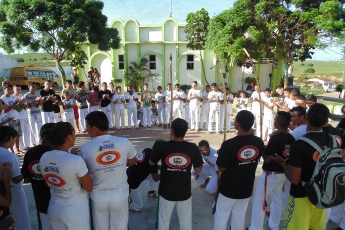 Lagoa da Canoa sedia encontro de capoeiristas