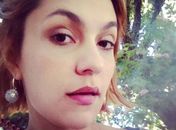 Transformação: Gina de 'Meu Pedacinho' corta os cabelos bem curtinhos após novela