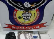 Polícia apreende drogas em residência utilizada como ponto de tráfico no Clima Bom