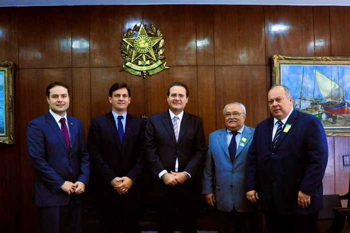 Presidente do Senado recebeu em Brasília a visita de prefeitos alagoanos