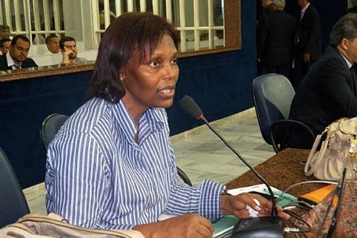 Vereadora Fátima Santiago solicita moção de aplausos à Instituição de Ensino