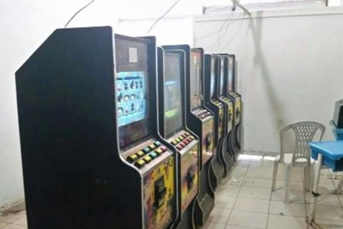 Polícia fecha casas de jogos de azar e apreende máquinas e dinheiro em Murici