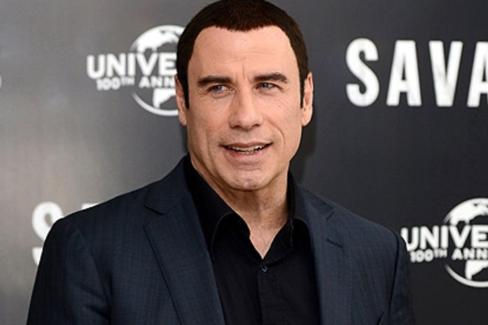John Travolta vai ter relacionamento gay revelado em livro, diz jornal
