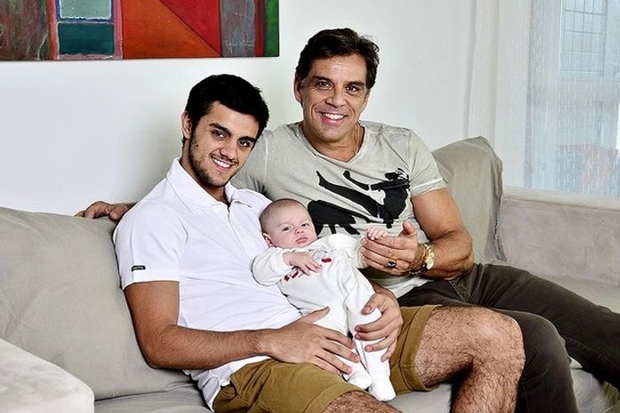Especial: Felipe Simas, o caçula do 'clã' Simas, festeja seu primeiro Dia dos Pais