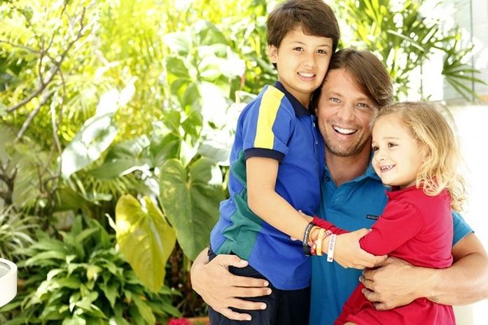 'Ser pai é uma grande aventura', diz Mário Frias, ao lado de Laura e Miguel