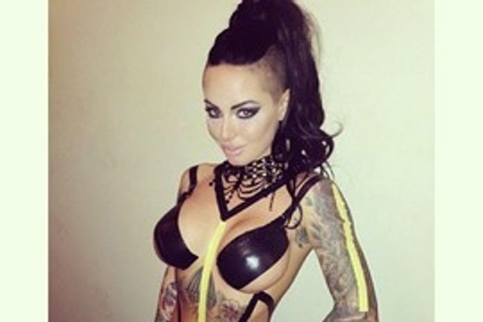 Em recuperação: atriz pornô mal consegue falar após apanhar em confusão, diz site