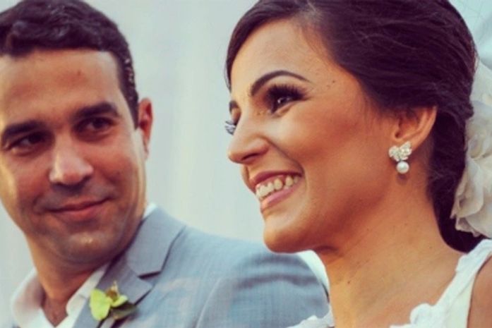 Emocionada, esposa de assessor desejou sorte ao marido no início da campanha de Eduardo Campos