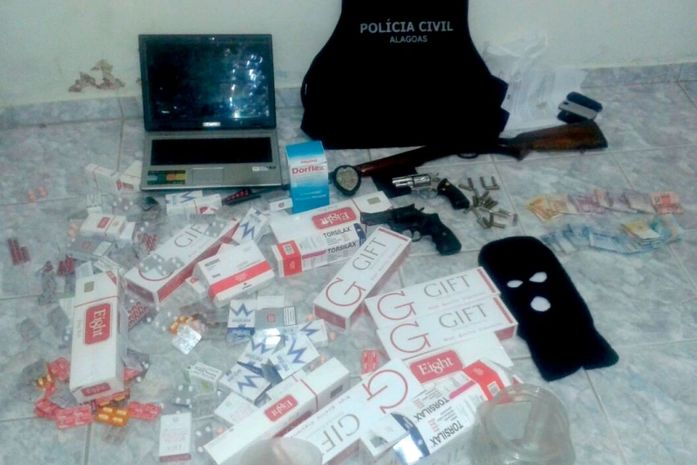 Armas e material apreendido
