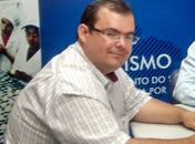 Eustaquinho promete buscar verba em Brasília para solucionar serviço de qualidade no abastecimento de água