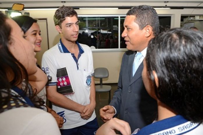 Júlio Cezar participa de encontro com estudantes em Palmeira dos Índios