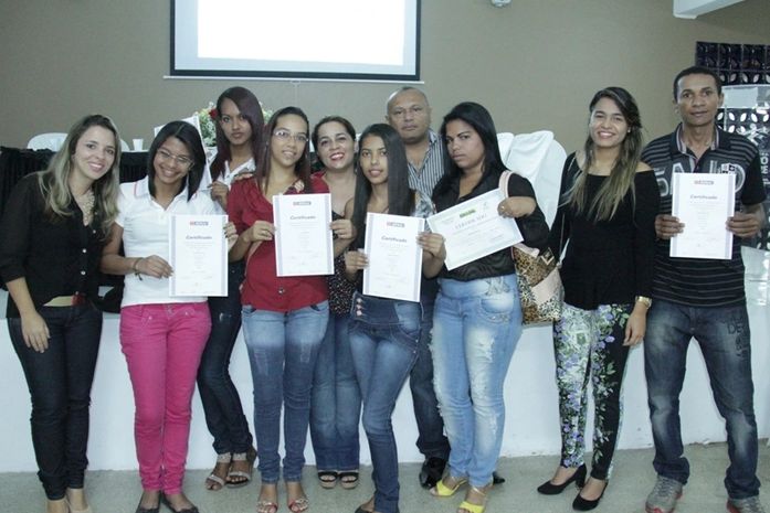 Prefeitura de Campo Alegre realizou entrega coletiva de certificados para alunos de cursos do PRONATEC