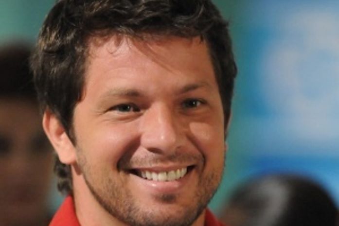 De volta à Rede Globo, Mário Frias processa a Record em ação trabalhista