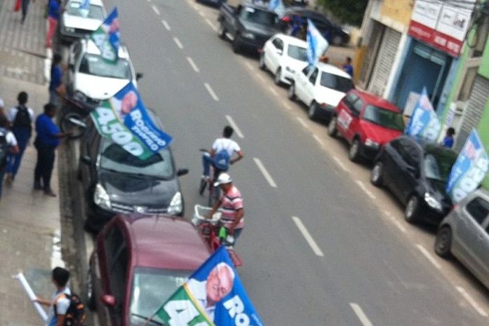 Motivado, Rogério Teófilo inicia campanha política nas ruas de Arapiraca