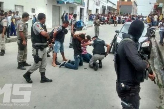 Trio de assaltantes foi preso pela polícia