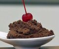 Parece mágica: receita de mousse expressa leva apenas chocolate e água