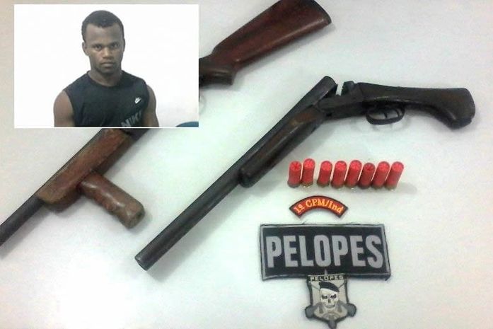 Após denúncia, jovem é preso com espingardas em residência