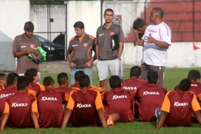 Treino do CRB no Nelsão