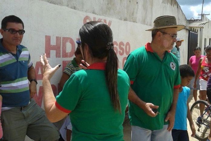 Servidores da Educação de Atalaia denunciam novo atraso de salário