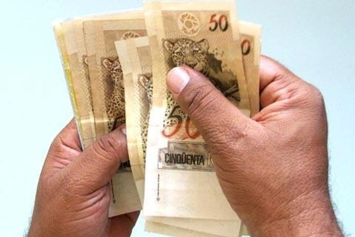 Salário de agosto começa a ser liberado neste sábado para servidores