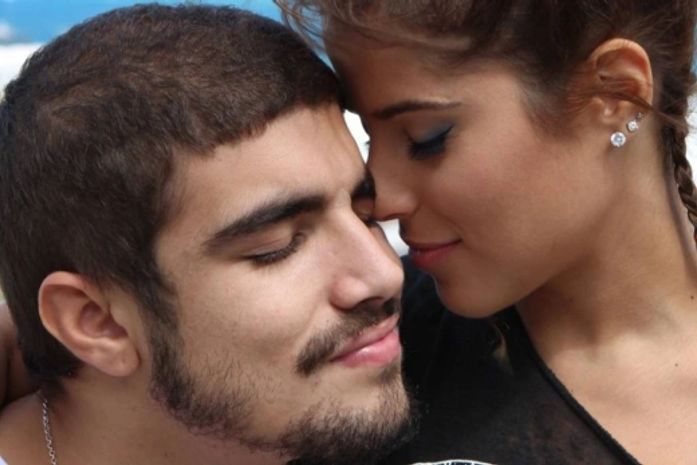 Camilla Camargo diz que Zezé prefere não ver cenas  de sexo com Caio Castro