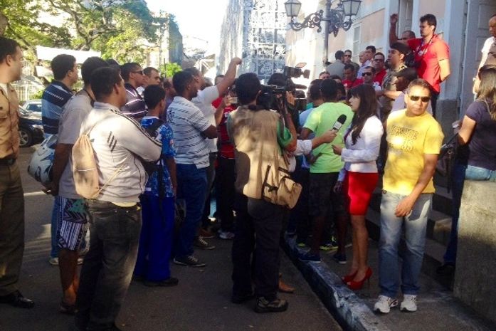 Militares se concentraram na ALE