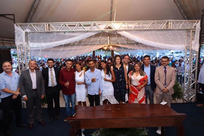 Casamento coletivo foi realizado na orla lagunar, em Pilar