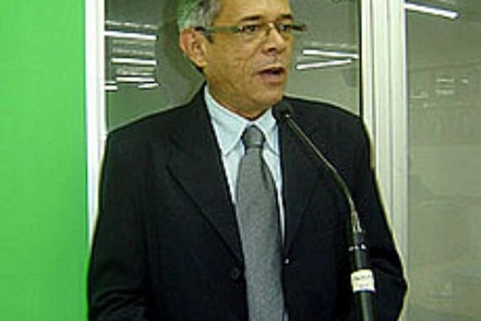 Reitor da Uneal pede demissão