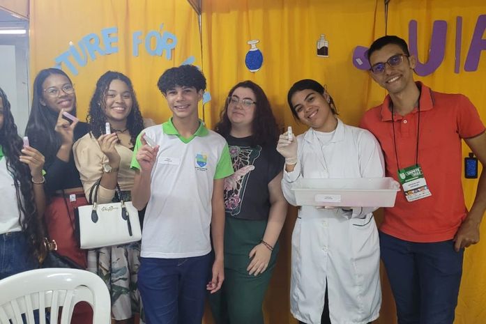 Professores e alunos de Feliz Deserto brilham no SINPETE