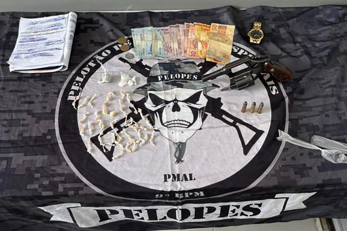 Em uma semana, PM apreende 24 armas de fogo e cerca de 30kg de drogas