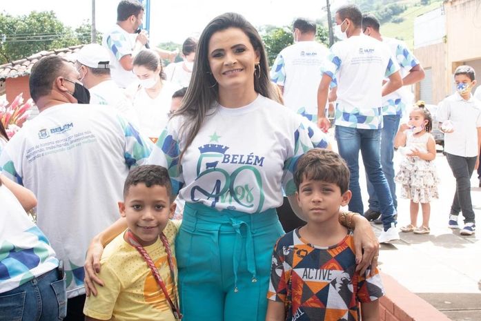 Paula Santa Rosa