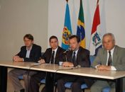 Paulo Breda, Nilton Ribeiro, José Pinto de Luna e Maurílio Ferraz durante coletiva na PF. (Foto: Teresa Cristina)