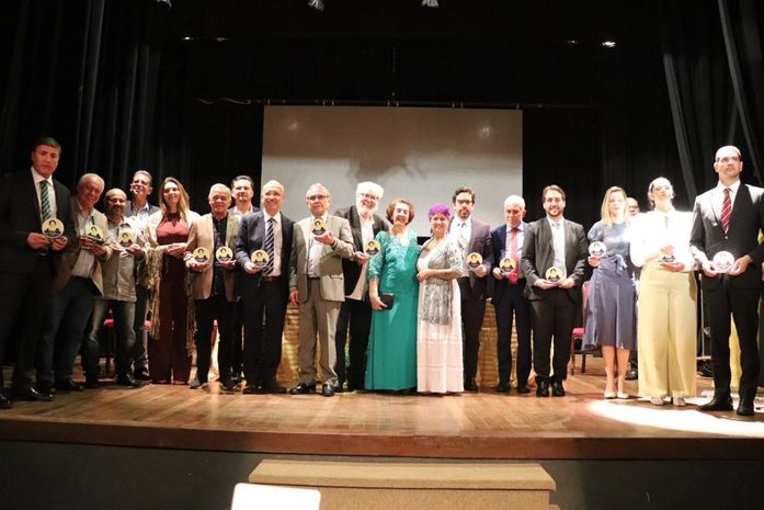 Prefeitos alagoanos recebem Prêmio Selma Brito