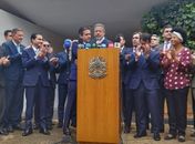 Com choro de deputada, Lira encerra mandato na presidência da Câmara e diz não ter problemas em voltar a ser deputado