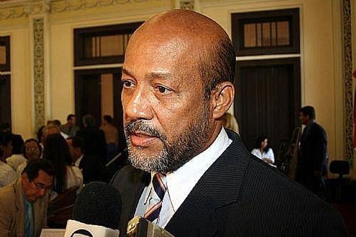 “Até o momento não tive nenhuma conversa com Téo sobre secretaria ou outra coisa”