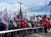 Protesto por reforma agrária fecha trecho da Av. Fernandes Lima e trava trânsito em Maceió