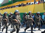Desfile da Independência reúne centenas de pessoas na Avenida da Paz