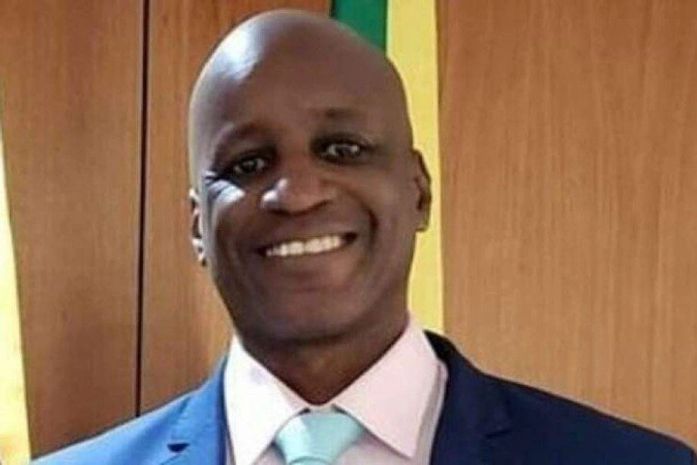 Tecnicamente, Sergio Camargo, não é mais o presidente da Fundação Cultural Palmares.