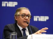 Procuradoria quer que ministro justifique carta a escolas com slogan