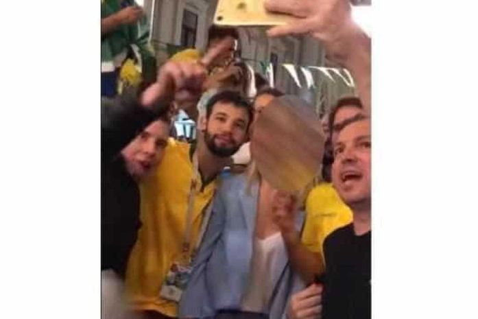 Rússia abre inquérito contra brasileiros que constrangeram mulher