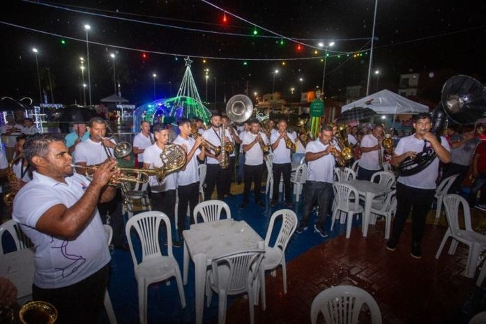 Vídeo – Prefeitura de Traipu realiza a abertura do Natal de uma forma nunca vista antes na cidade
