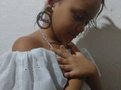 Aos 9 anos, a pequena Ekedi Cecília é sábia, amorosa e ama sua religião. O que é uma Ekedi? Se inscreve na Roda Omode e Cecília te explica