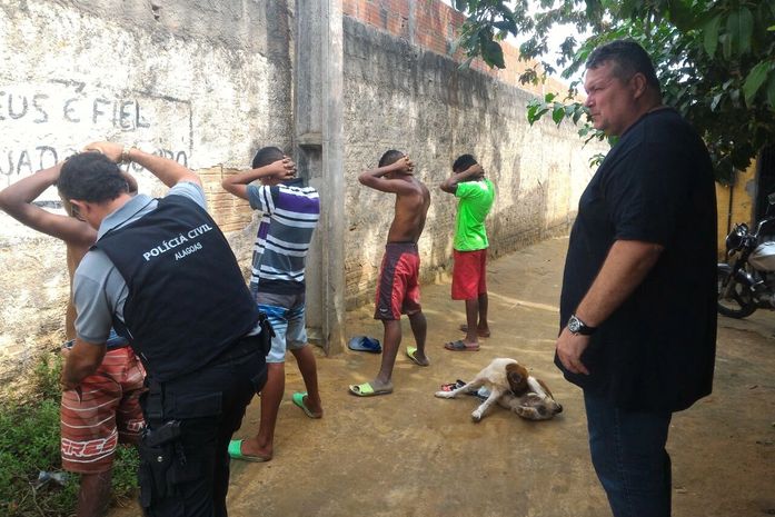 Seguem as buscas pelos criminosos