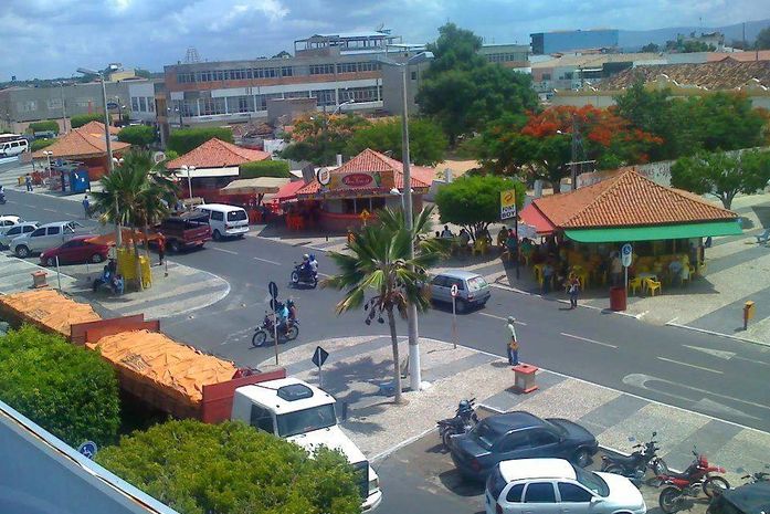 Músico é alvo de atentado a bala no centro de Delmiro Gouveia
