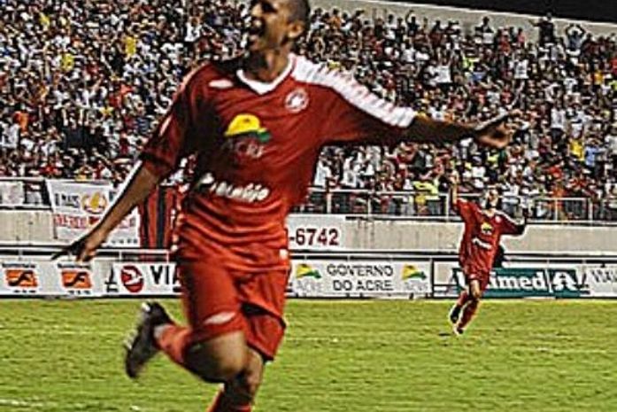 Atacante Testinha, um dos destaques do Rio Branco-AC