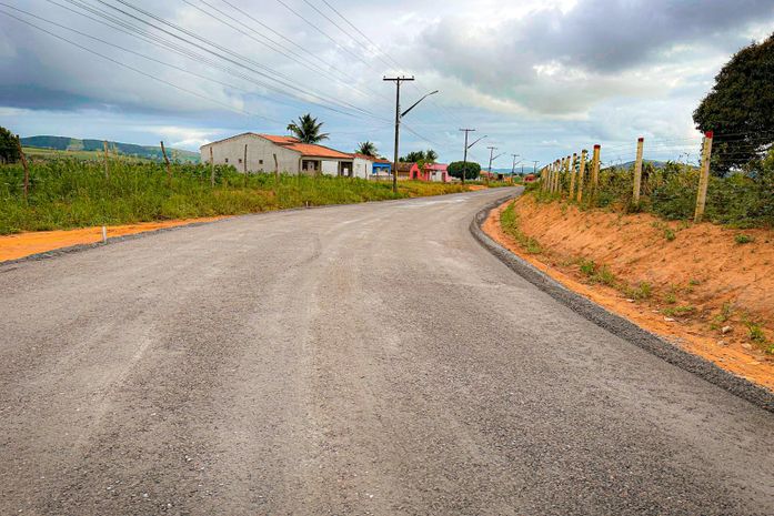 Construção do asfalto ligando Canafístula do Cipriano ao Jaciobá vai fortalecer a agricultura