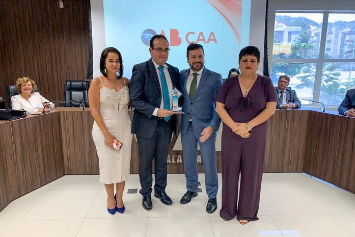 Davi Maia recebe prêmio da OAB/AL pela Causa Animal