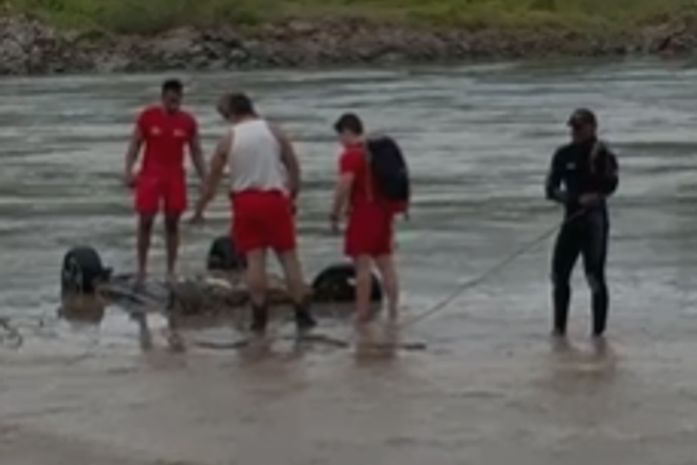 Ponte cede após temporal e mobiliza buscas por turistas no Sertão de Alagoas